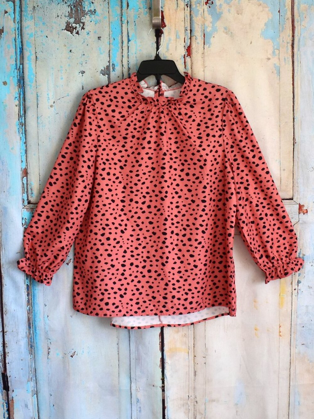 Women's Unbranded Ruffle Mock Neck Blouse Dalmatian Print LARGE Pink Polka Dot